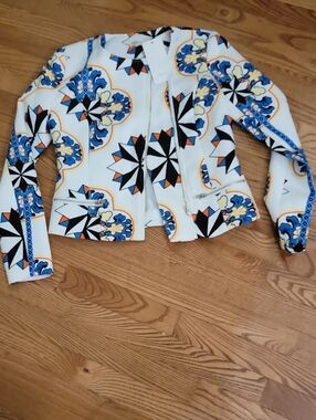 Vera & Lucy Cropped White Geometric Print Zip-Front Blazer